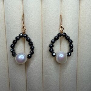 Hematite Pearl Dangling Earrings